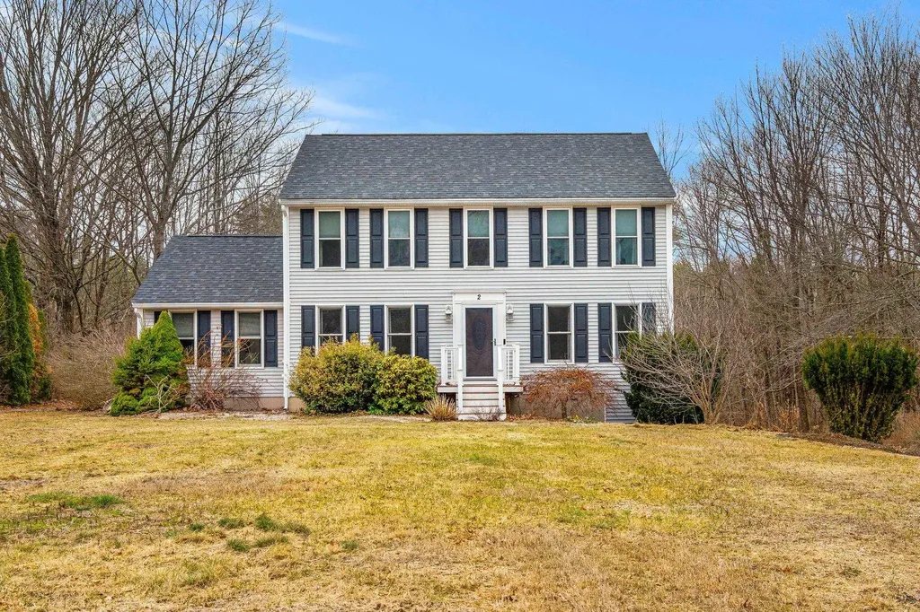 2 Sara Beth Lane Londonderry NH 03053