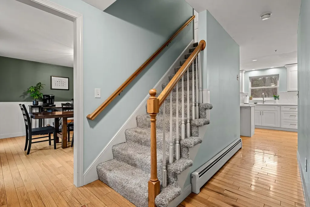 2 Sara Beth Lane Londonderry NH 03053
