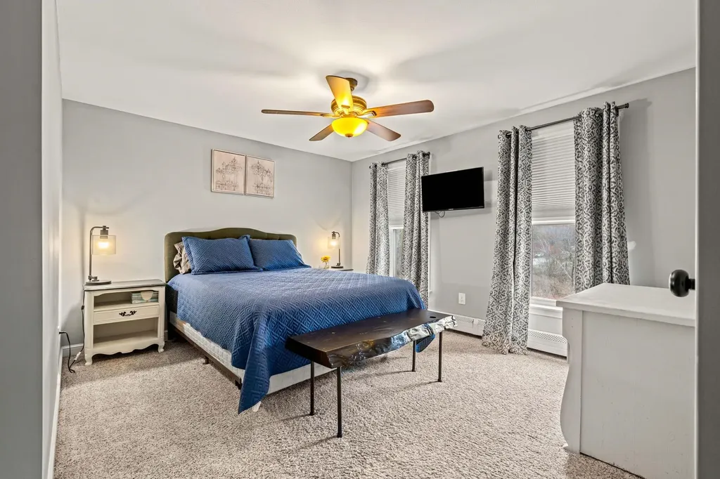 2 Sara Beth Lane Londonderry NH 03053