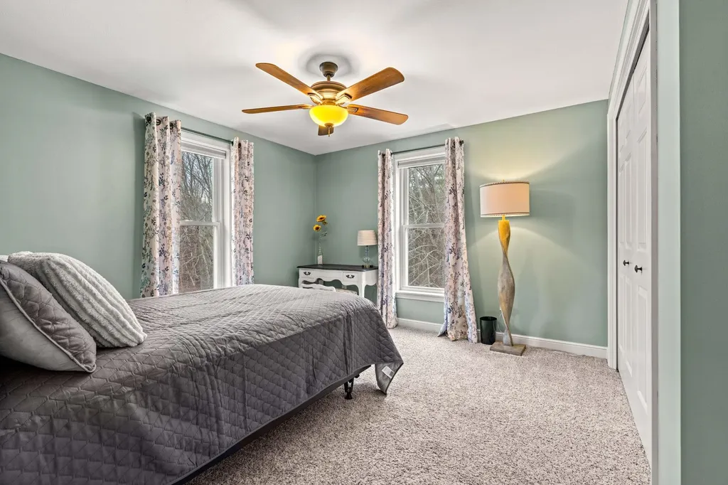 2 Sara Beth Lane Londonderry NH 03053
