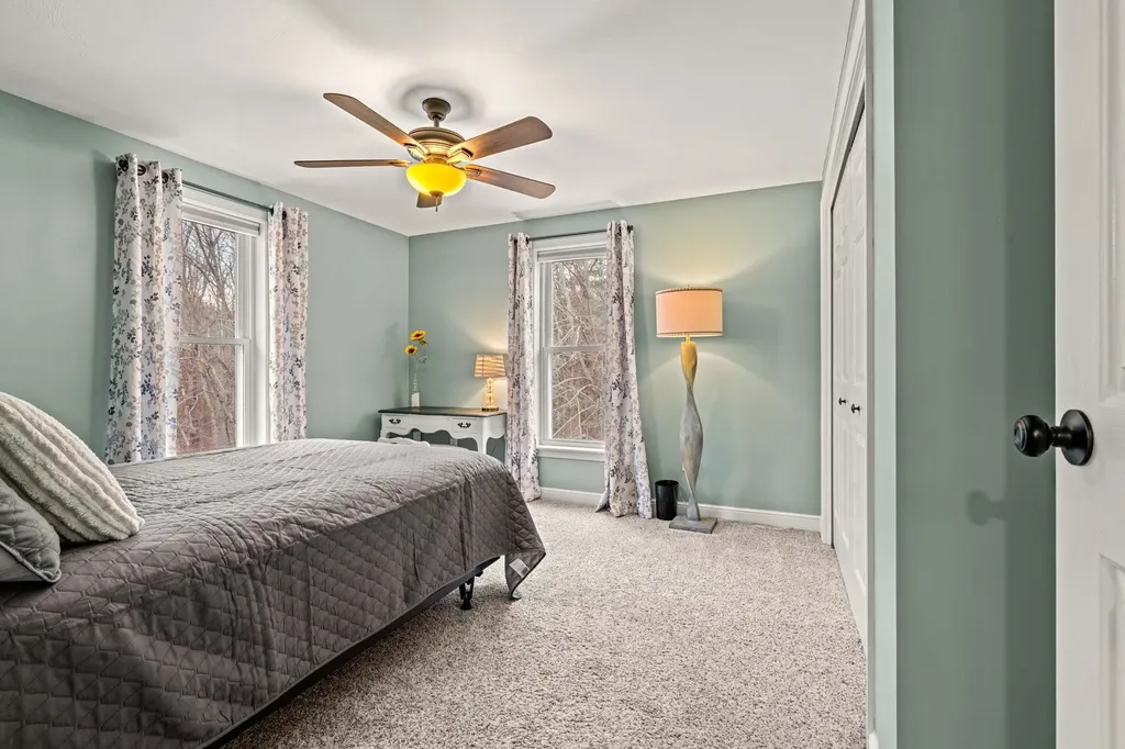 2 Sara Beth Lane Londonderry NH 03053