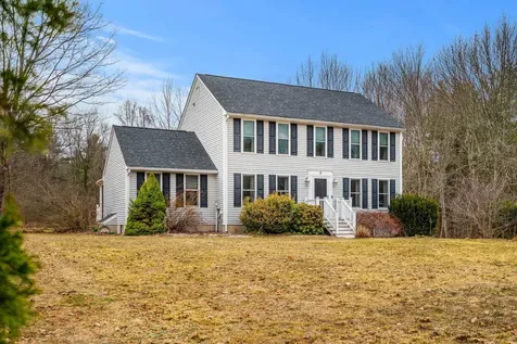2 Sara Beth Lane Londonderry NH 03053