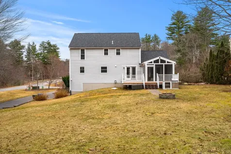 2 Sara Beth Lane Londonderry NH 03053