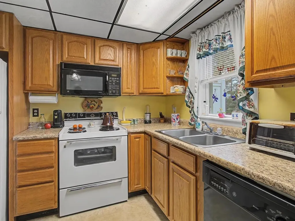 86 Pinecrest Drive Essex VT 05452