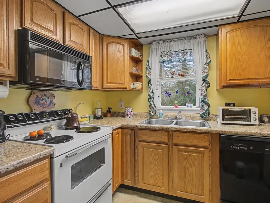 86 Pinecrest Drive Essex VT 05452