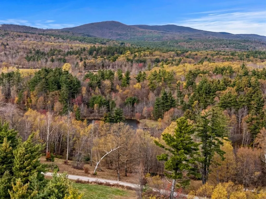 8A Stonegate Farm Road Temple NH 03084