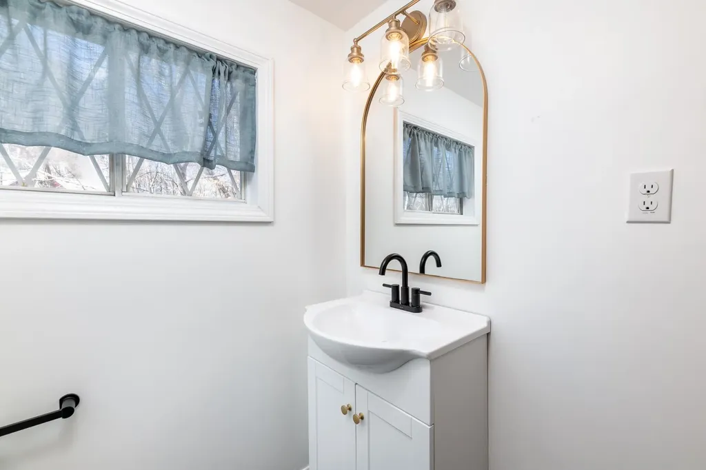 50 Mountain View Drive Moultonborough NH 03254