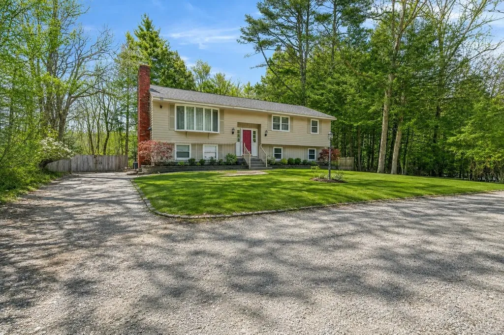 28 Spring Road Amherst NH 03031