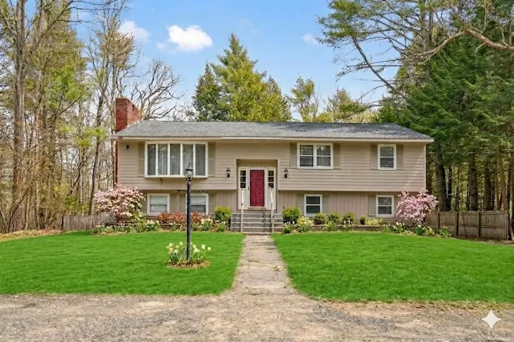 28 Spring Road Amherst NH 03031