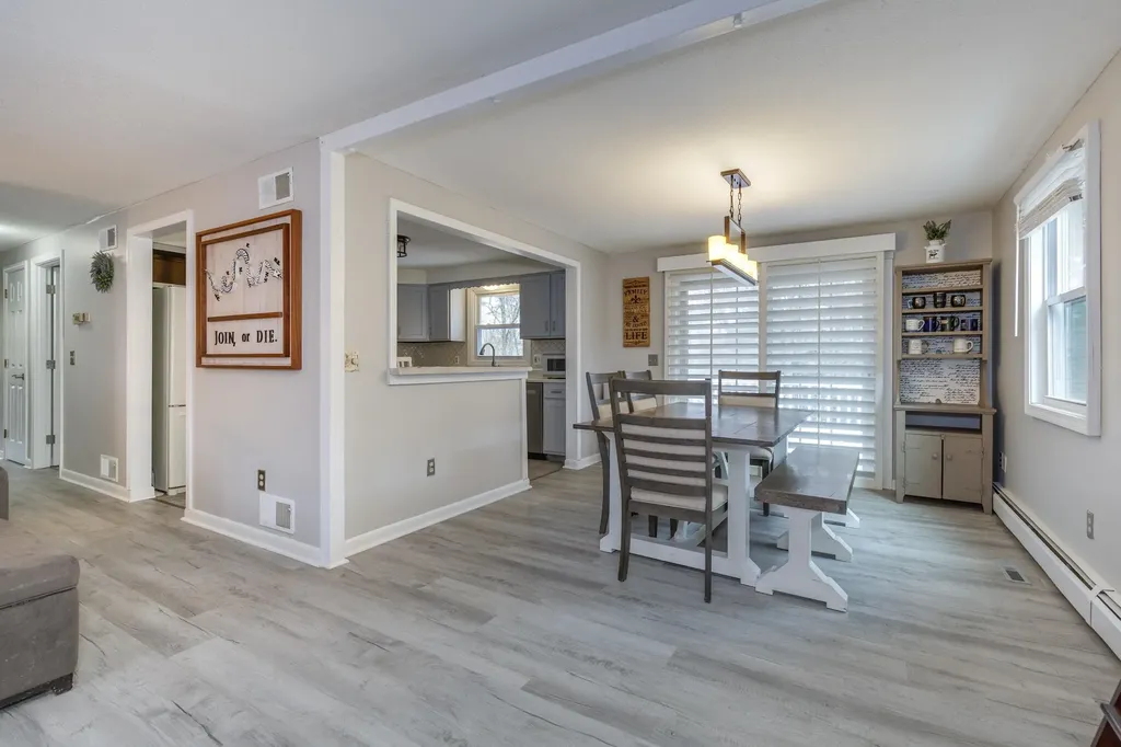 46 Stark Lane Litchfield NH 03052