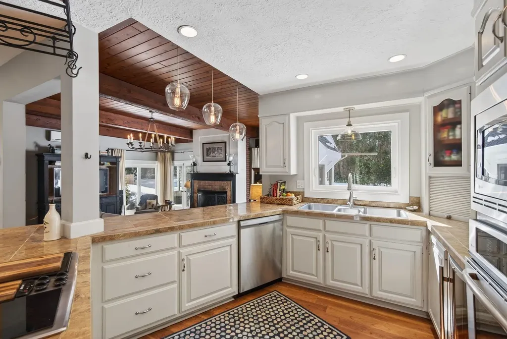 188 Kensington Road Hampton Falls NH 03844