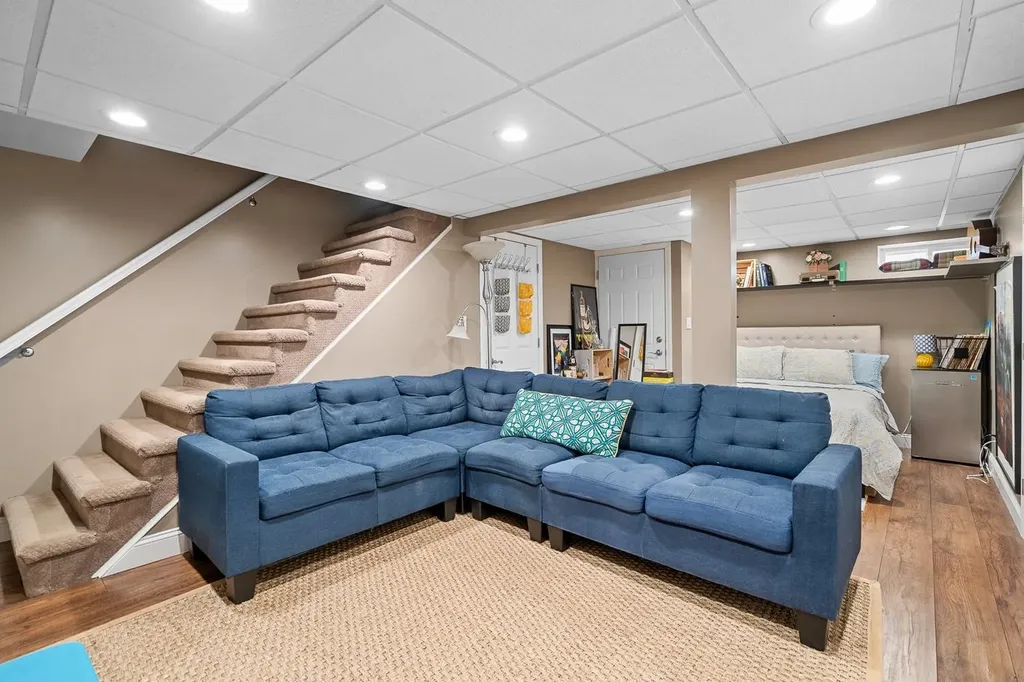 23 Cotter Court Manchester NH 03103