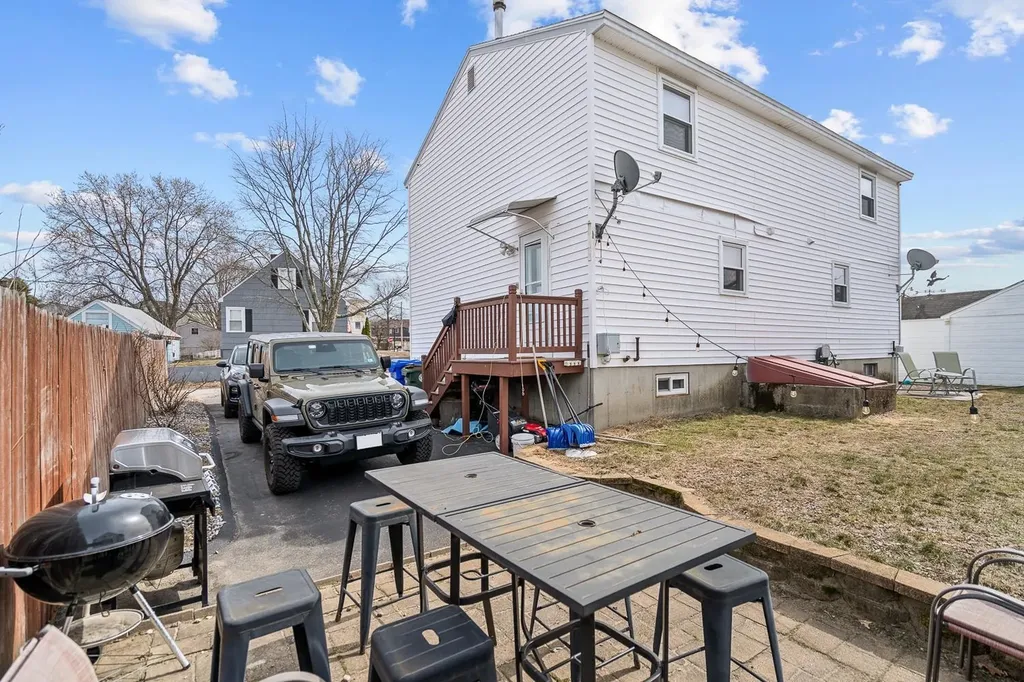 23 Cotter Court Manchester NH 03103