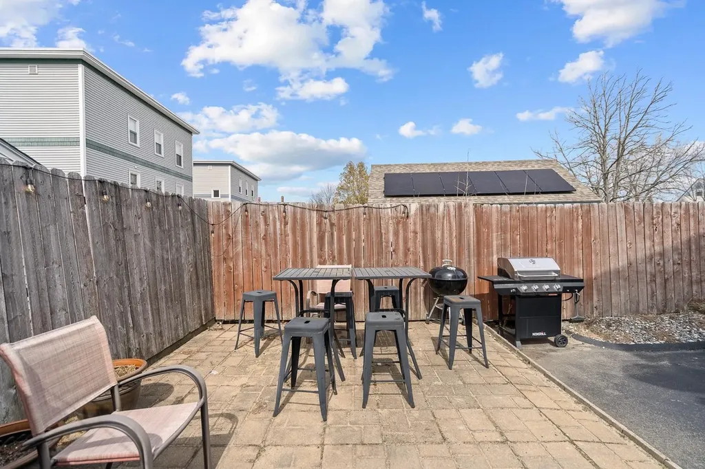 23 Cotter Court Manchester NH 03103