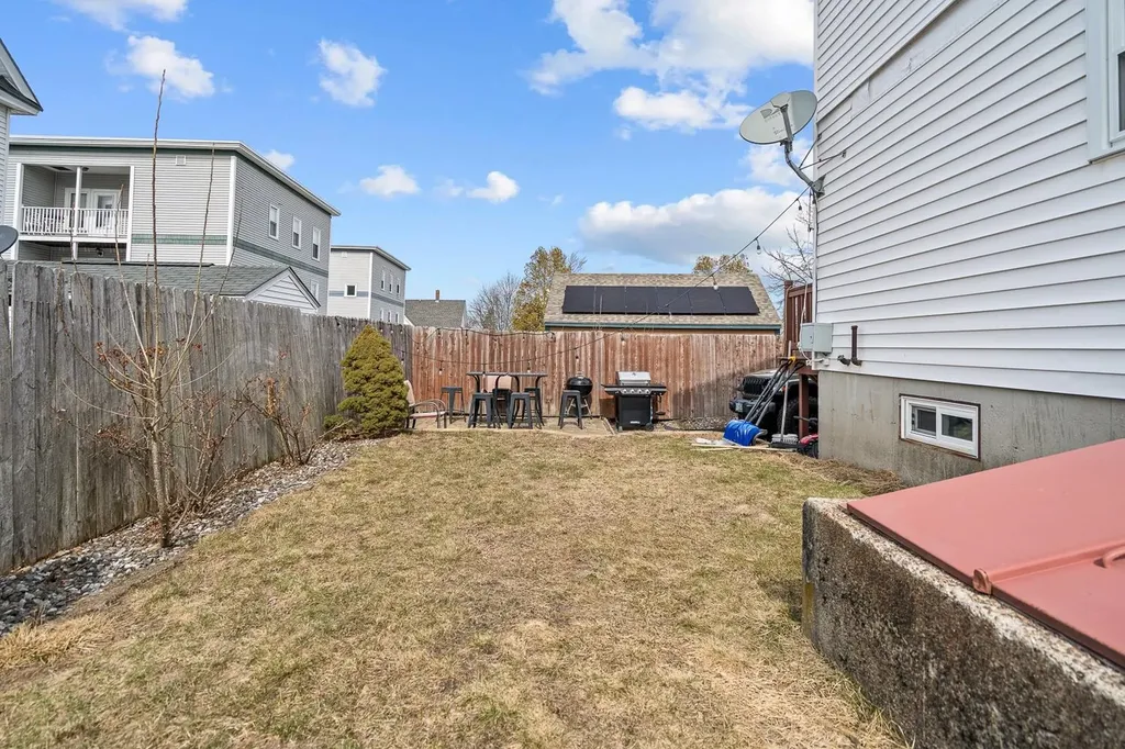 23 Cotter Court Manchester NH 03103