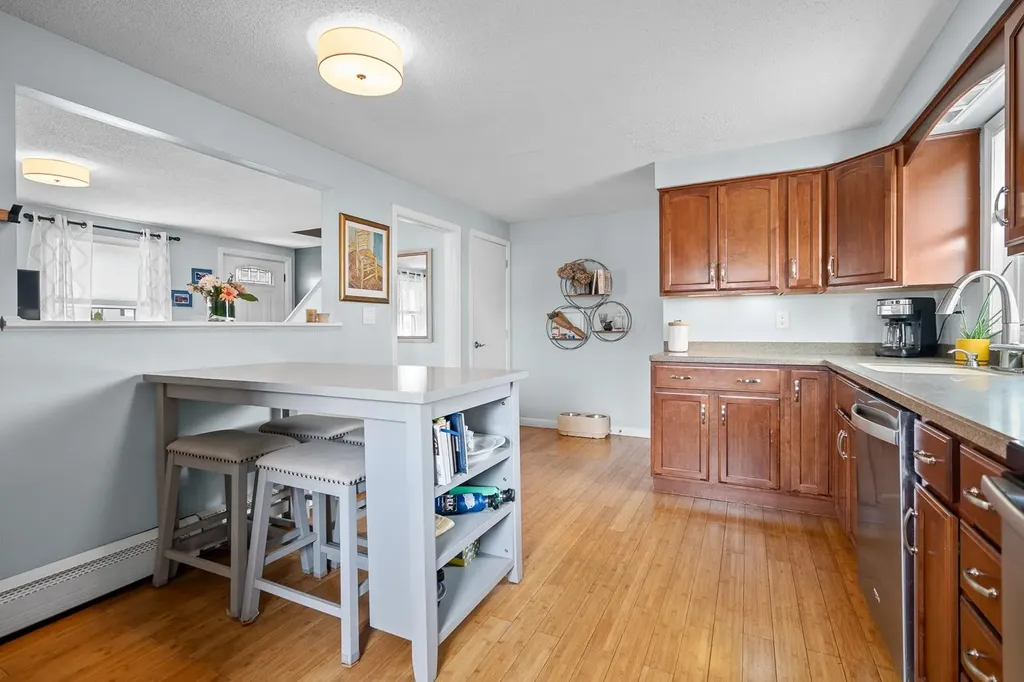 23 Cotter Court Manchester NH 03103