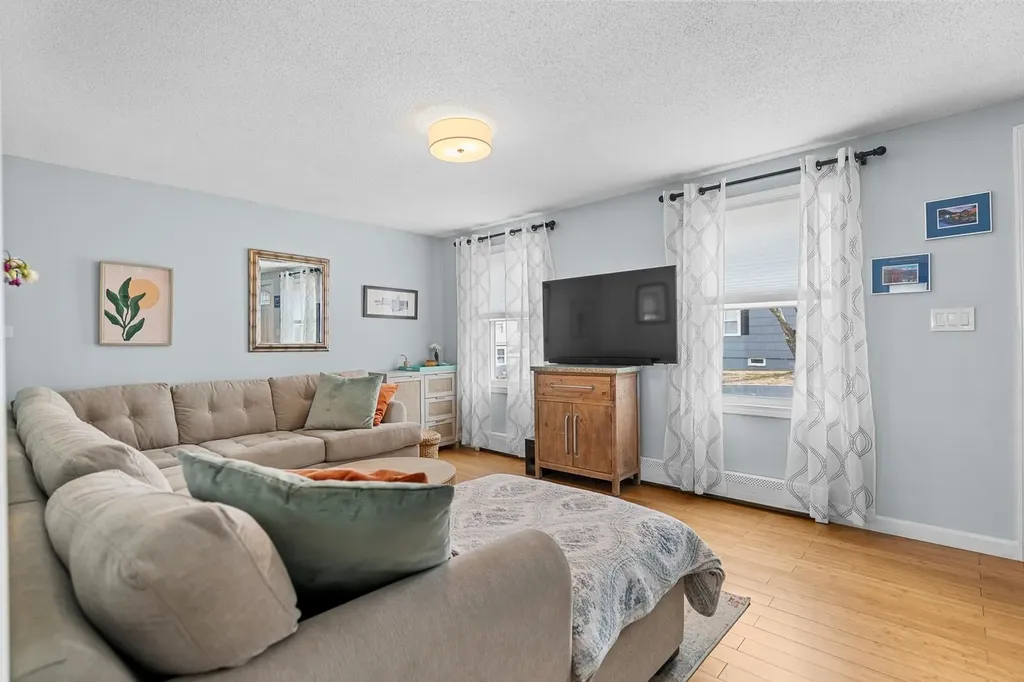 23 Cotter Court Manchester NH 03103