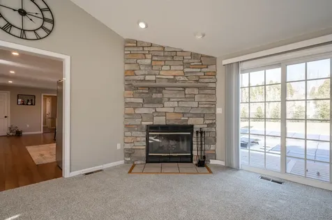 4 Chelsea Court Nashua NH 03062