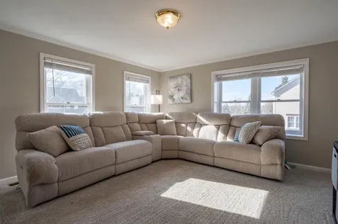 4 Chelsea Court Nashua NH 03062