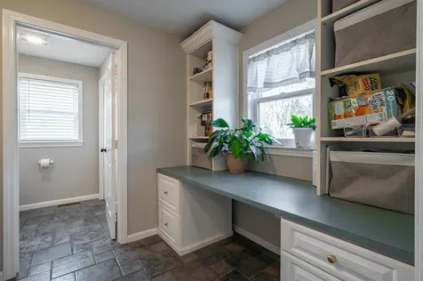 4 Chelsea Court Nashua NH 03062