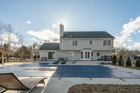 4 Chelsea Court Nashua NH 03062