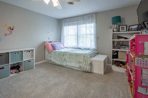 4 Chelsea Court Nashua NH 03062