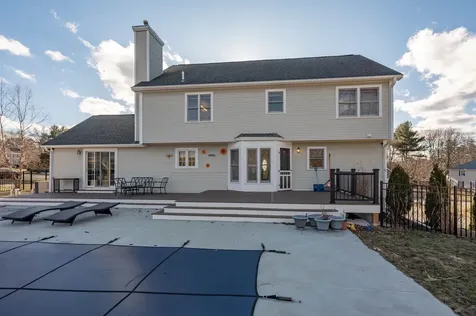 4 Chelsea Court Nashua NH 03062