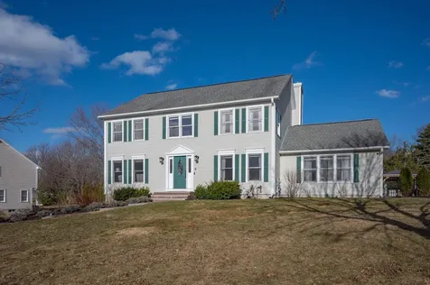 4 Chelsea Court Nashua NH 03062