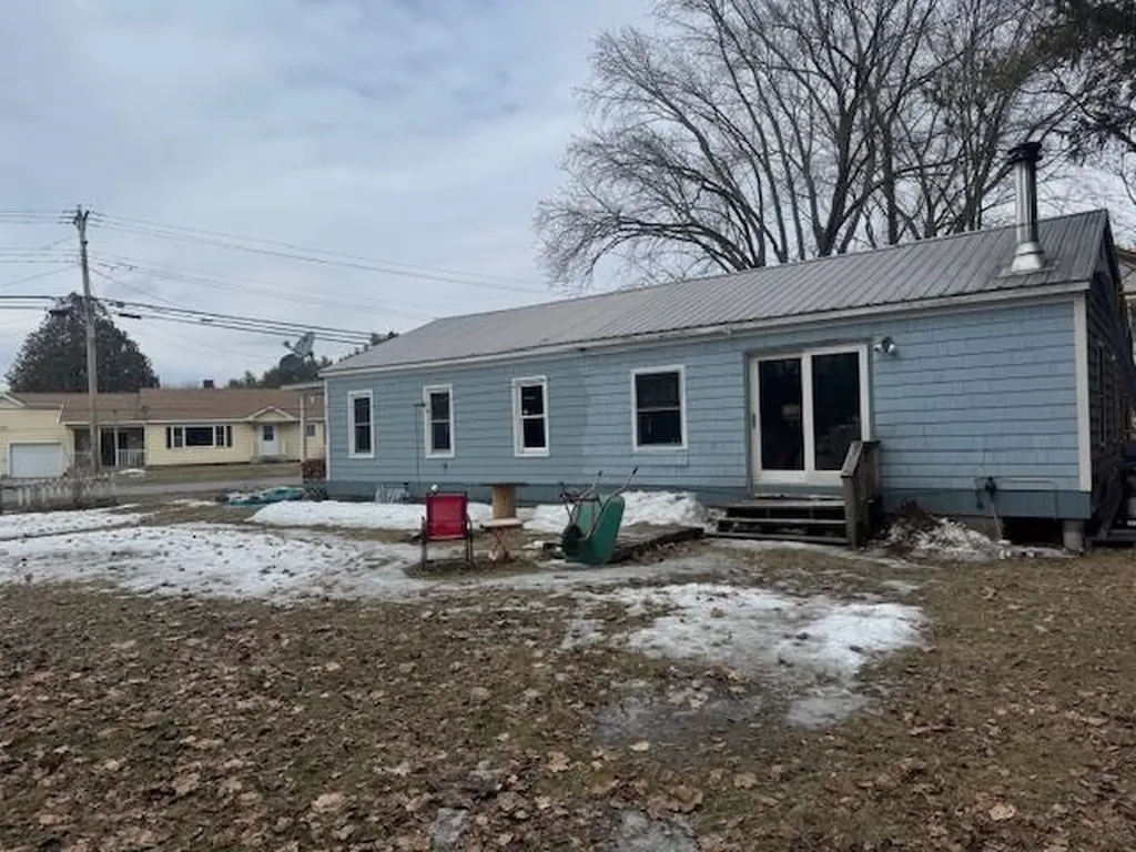 612 Pleasant Street St. Johnsbury VT 05819