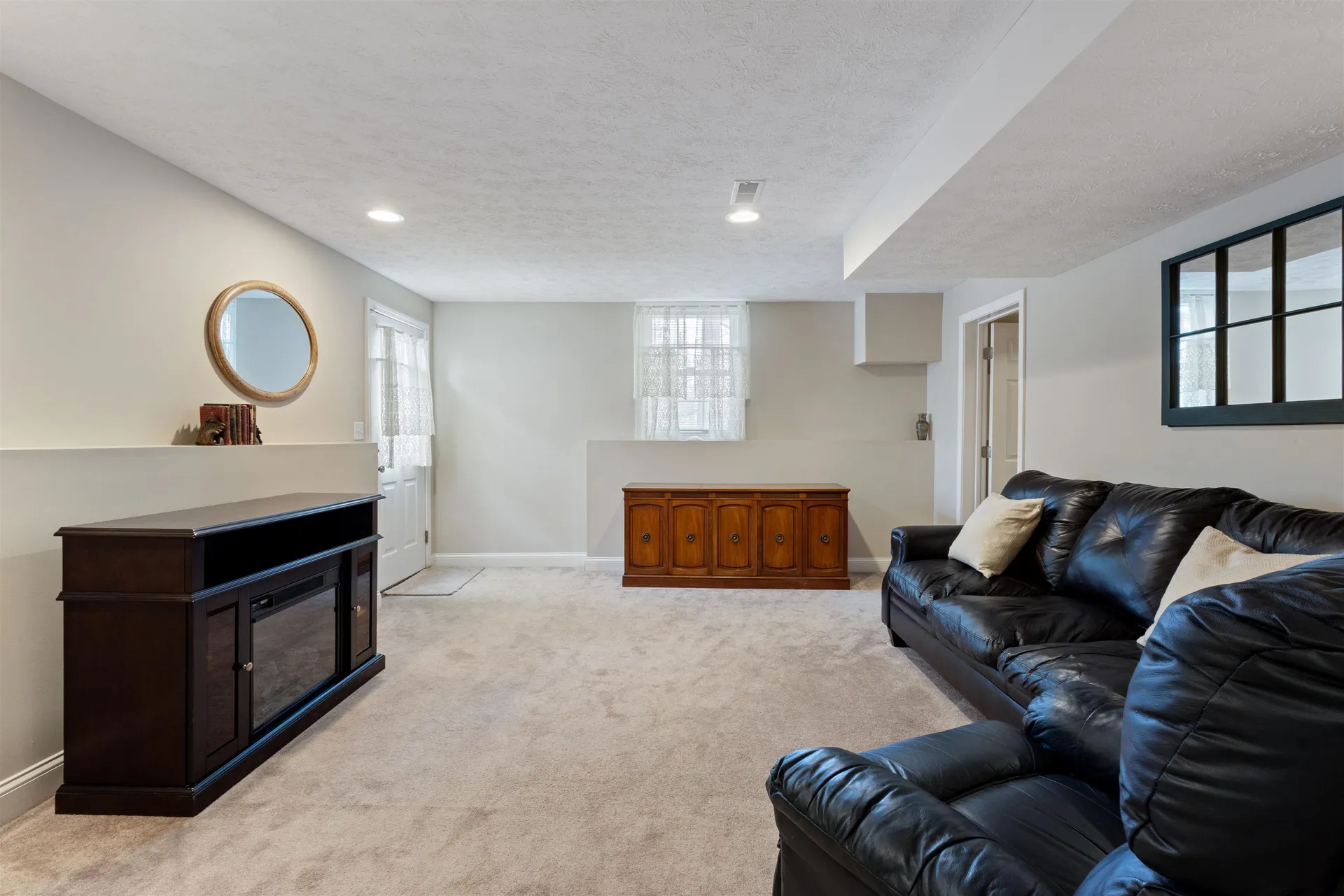 40 Hollow Ridge Drive Nashua NH 03062