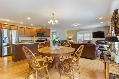 40 Hollow Ridge Drive Nashua NH 03062