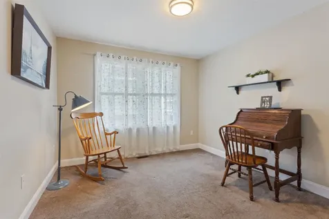 40 Hollow Ridge Drive Nashua NH 03062