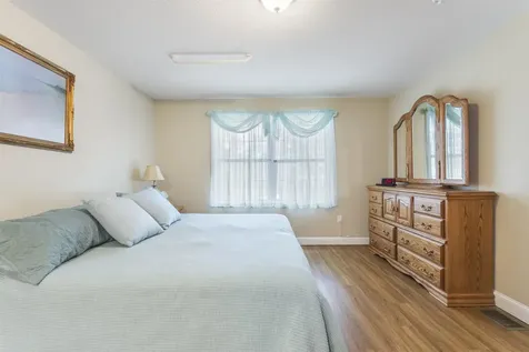 40 Hollow Ridge Drive Nashua NH 03062
