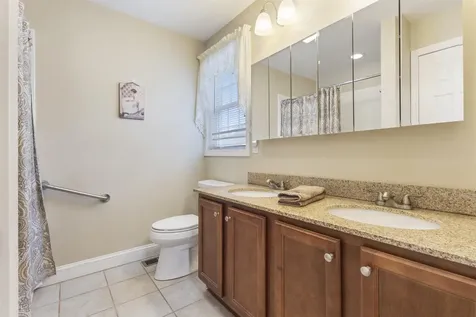 40 Hollow Ridge Drive Nashua NH 03062