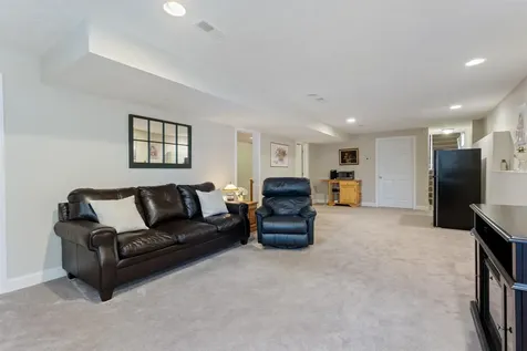 40 Hollow Ridge Drive Nashua NH 03062