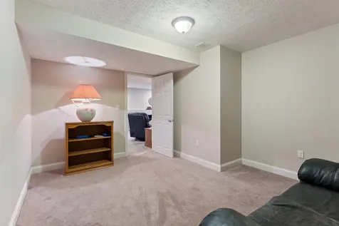 40 Hollow Ridge Drive Nashua NH 03062