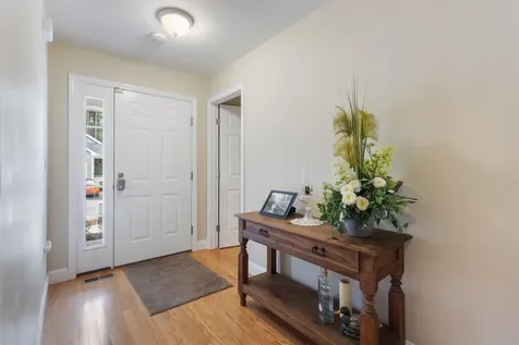 40 Hollow Ridge Drive Nashua NH 03062