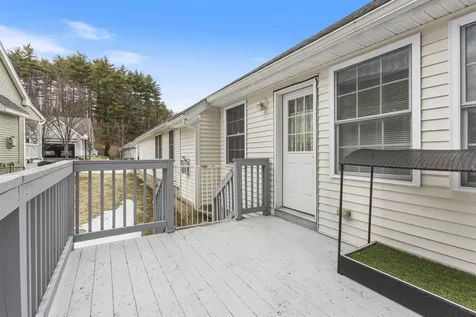 40 Hollow Ridge Drive Nashua NH 03062