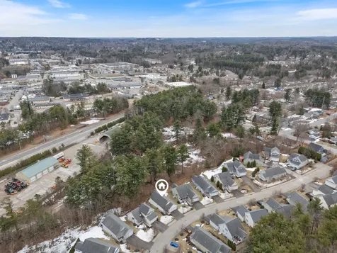 40 Hollow Ridge Drive Nashua NH 03062