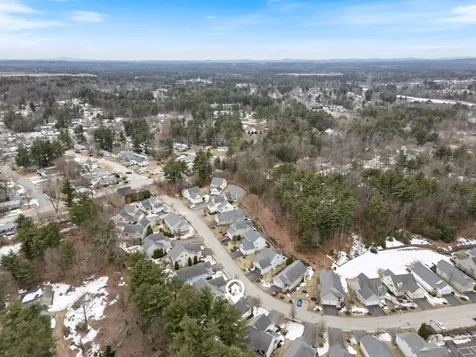 40 Hollow Ridge Drive Nashua NH 03062