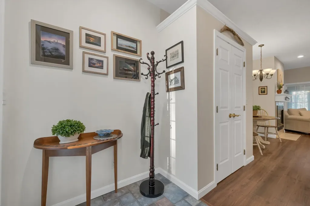 19 Summer Snow Lane Bedford NH 03110