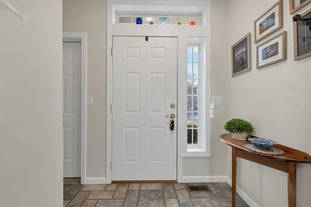 19 Summer Snow Lane Bedford NH 03110