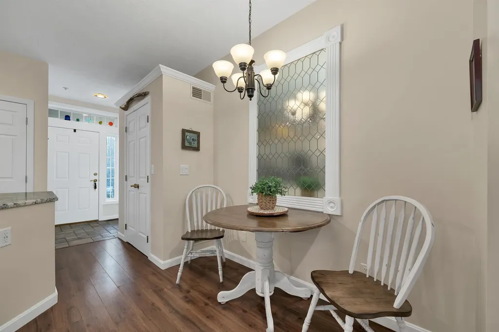 19 Summer Snow Lane Bedford NH 03110