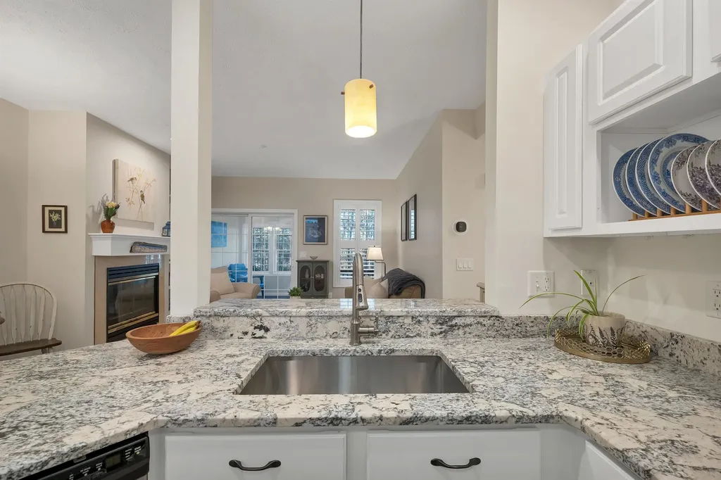 19 Summer Snow Lane Bedford NH 03110