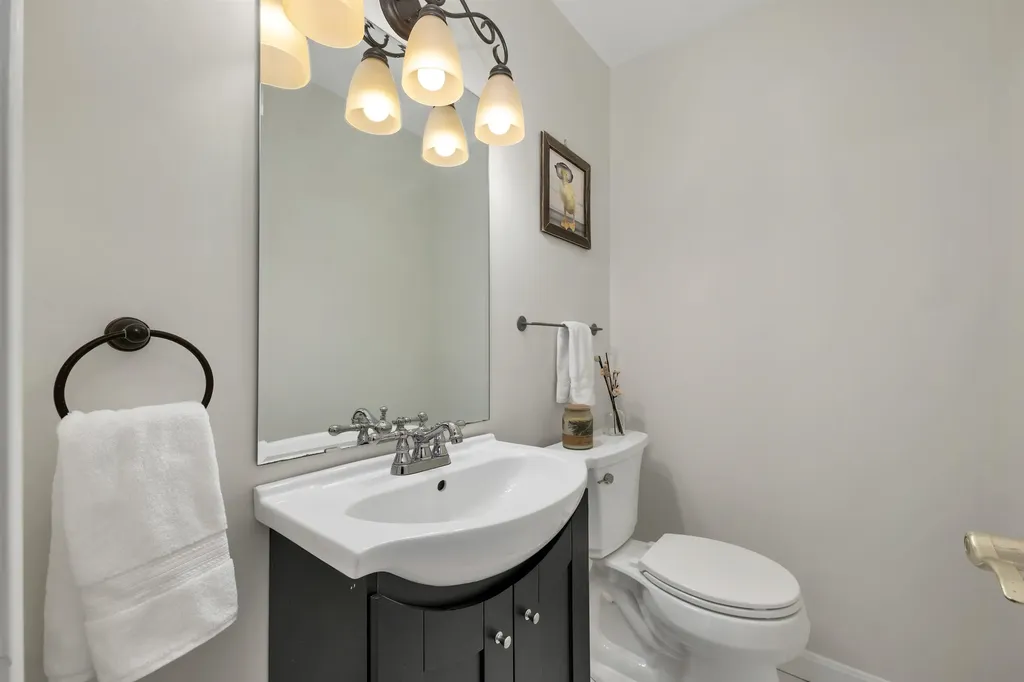 19 Summer Snow Lane Bedford NH 03110