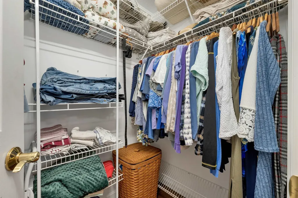 19 Summer Snow Lane Bedford NH 03110