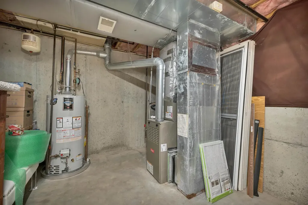 19 Summer Snow Lane Bedford NH 03110