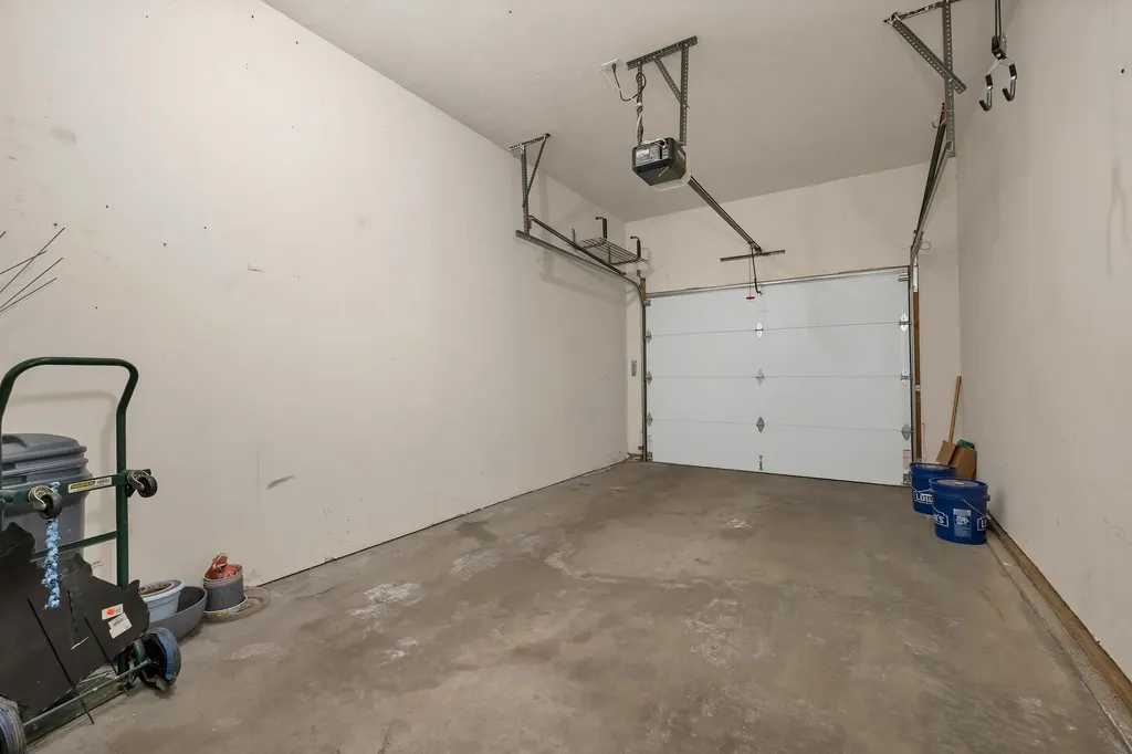 19 Summer Snow Lane Bedford NH 03110