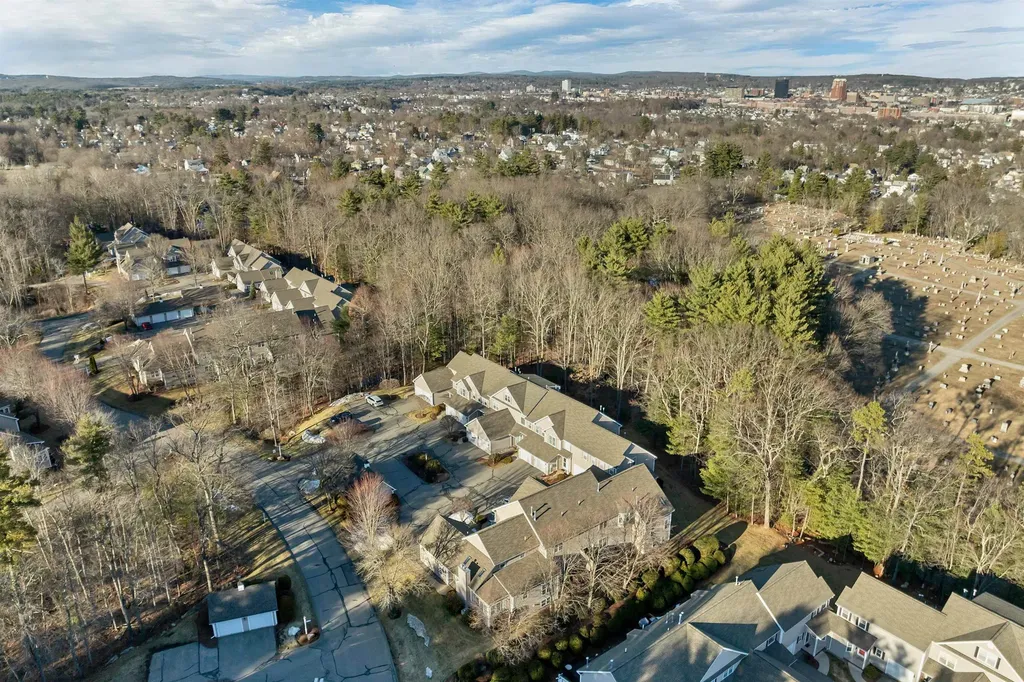 19 Summer Snow Lane Bedford NH 03110