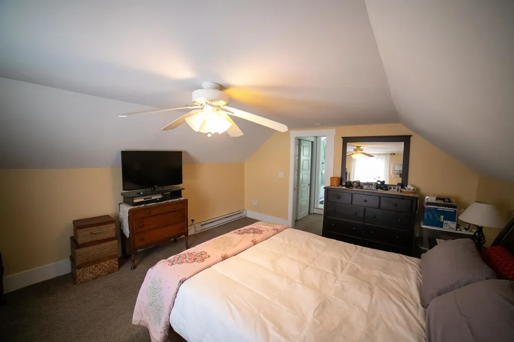 18 Maple Street North Berwick ME 03906
